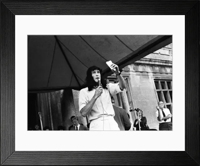 Framed Print : The Rolling Stones at Longleat, home of Lord Bath. The Marquess of Bath wearing a Framed Print : The Rolling Stones at Longleat, home of Lord Bath. The Marquess of Bath wearing a