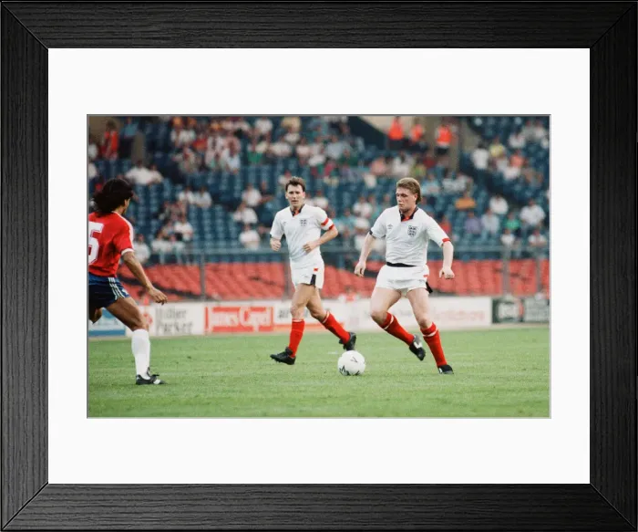 Framed Print : Rous Cup International match at Wembley Stadium. England 0 v Chile 0 Framed Print : Rous Cup International match at Wembley Stadium. England 0 v Chile 0