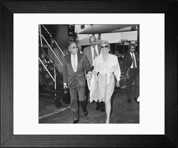Framed Print : Frank Sinatra and wife Barbara Marx seen at Heathrow Airport prior to departing for New