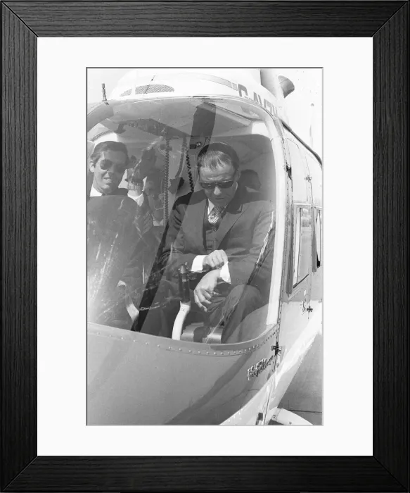 Framed Print : Singer Frank Sinatra who is in the United Kingdom to perform two charity concerts in aid Framed Print : Singer Frank Sinatra who is in the United Kingdom to perform two charity concerts in aid