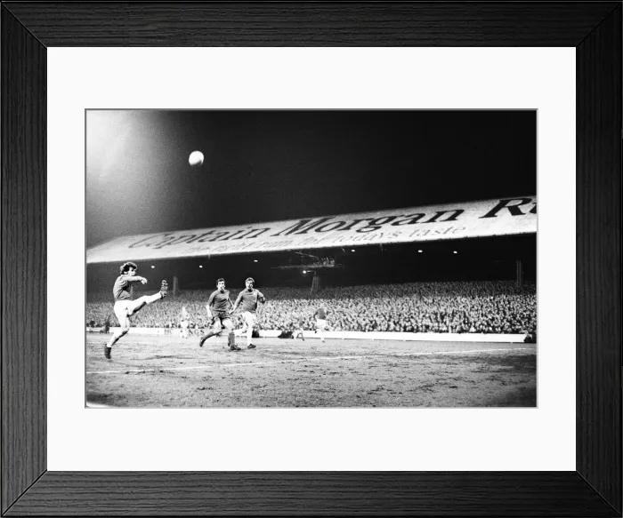 Framed Print : Cardiff City 1-0 Real Madrid 1971 Cup Winners Cup Quarter-final 1st leg Framed Print : Cardiff City 1-0 Real Madrid 1971 Cup Winners Cup Quarter-final 1st leg