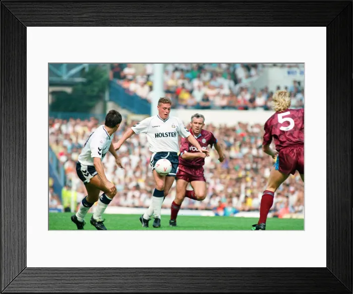 Framed Print : English League Division One match at White Hart Lane Tottenham Hostpur 3 v Framed Print : English League Division One match at White Hart Lane Tottenham Hostpur 3 v