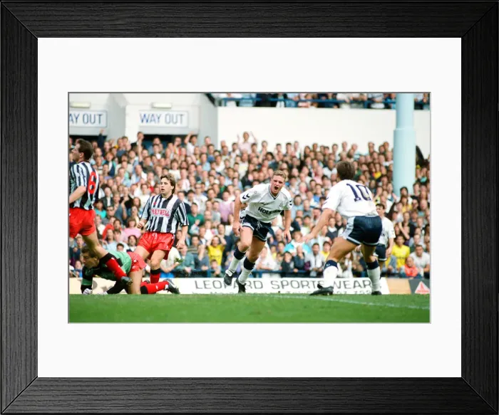 Framed Print : English League Division One match at White Hart Lane. Tottenham Hotspur 3 v Derby