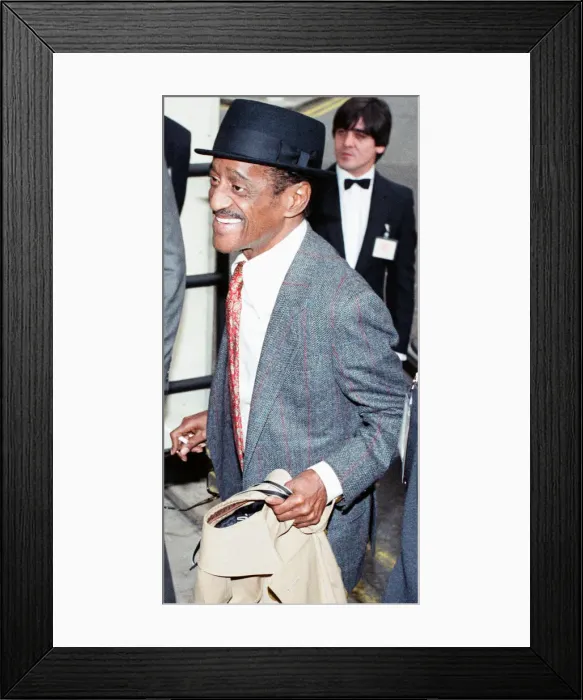 Framed Print : Sammy Davis Jnr arrives at the Royal Albert Hall to perform in concert 18th April 1989 Framed Print : Sammy Davis Jnr arrives at the Royal Albert Hall to perform in concert 18th April 1989