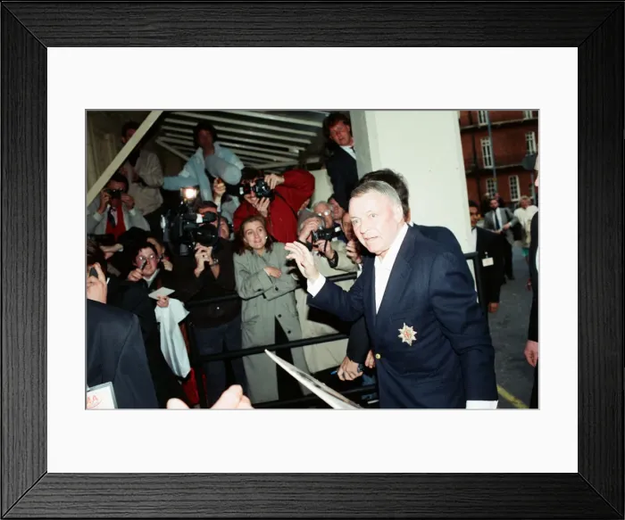 Framed Print : Singer Frank Sinarta is mobbed by waiting fans as he arrives at the Royal Albert Hall to