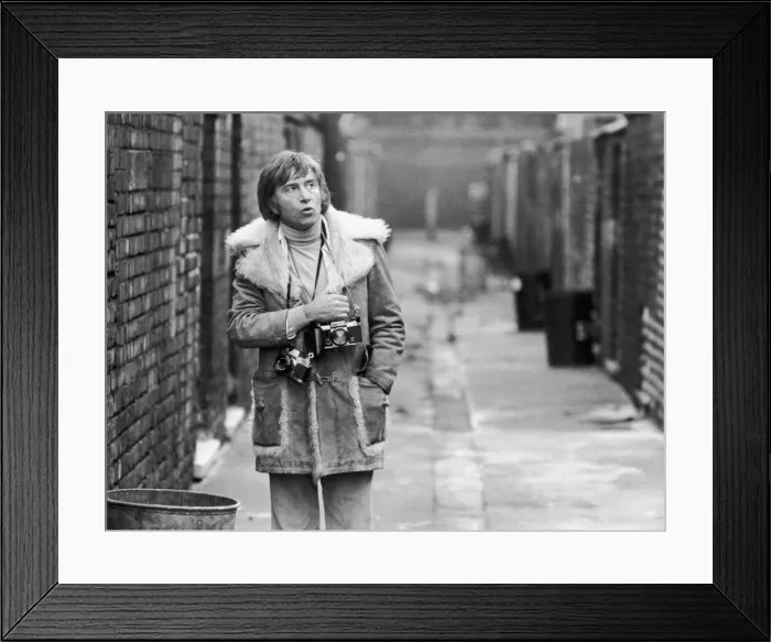 Framed Print : Singer Vince Hill is also an enthusiastic photographer, he is seen here in the back Framed Print : Singer Vince Hill is also an enthusiastic photographer, he is seen here in the back