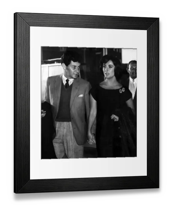 Framed Print : Hand in hand Elizabeth Taylor and husband Eddie Fisher leave London Airport for Paris 13