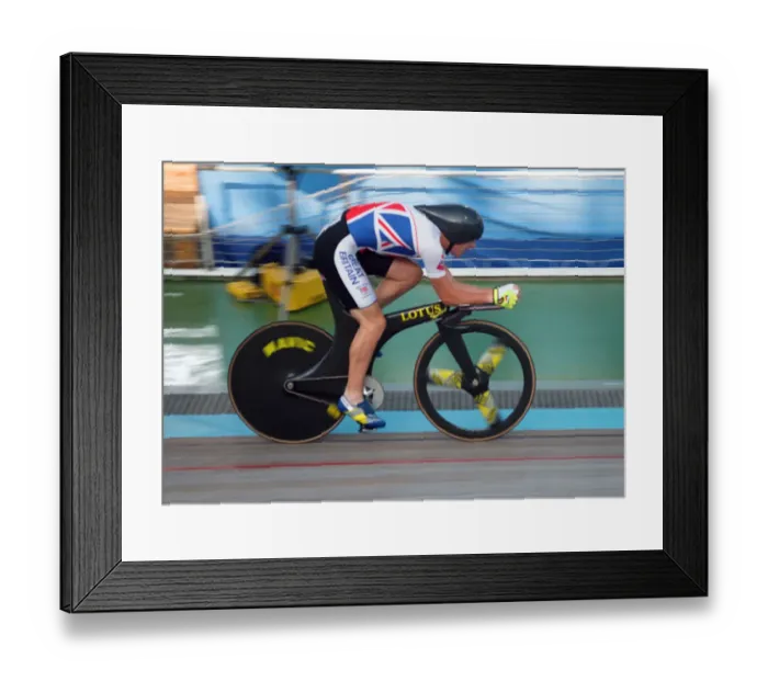 Framed Print : 1992 Olympic Games in Barcelona. Mens Individual Pursuit 4000 Metres Cycling Race Framed Print : 1992 Olympic Games in Barcelona. Mens Individual Pursuit 4000 Metres Cycling Race