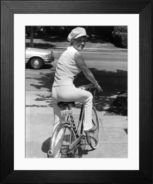 Framed Print : Doris Day seen leaving her home in Beverley Hills, California, on her stray dog run Framed Print : Doris Day seen leaving her home in Beverley Hills, California, on her stray dog run