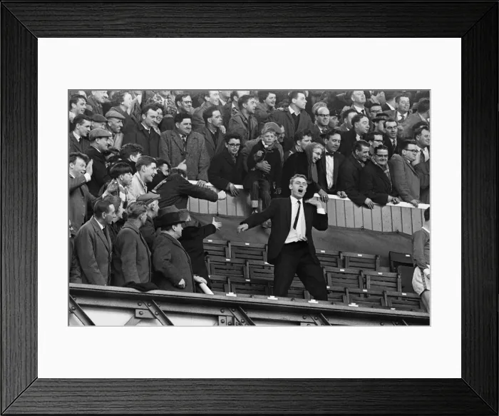 Framed Print : English League Division One match at Goodison Park. Everton 4 v Fulham 1 Framed Print : English League Division One match at Goodison Park. Everton 4 v Fulham 1