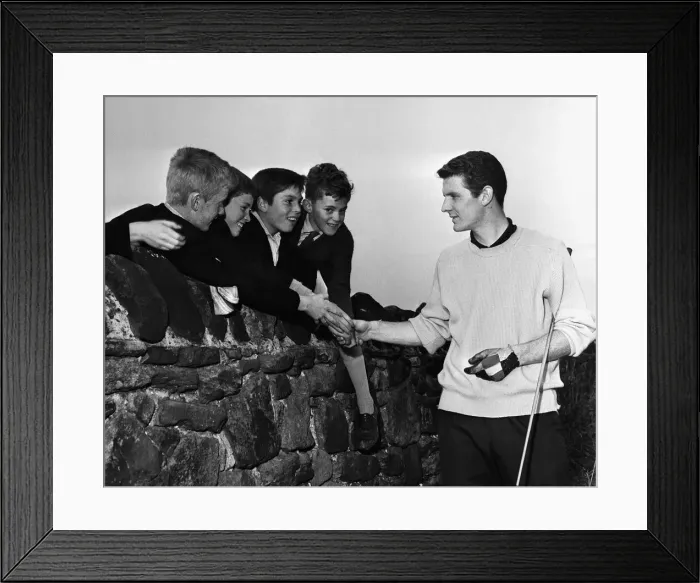 Framed Print : Everton footballer Brian Labone with schoolboy admirers after a round of golf at Bootle Framed Print : Everton footballer Brian Labone with schoolboy admirers after a round of golf at Bootle