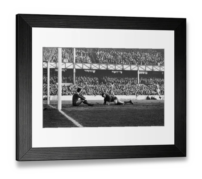 Framed Print : English League Division One match at Goodison Park. Everton 1 v Liverpool 0 Framed Print : English League Division One match at Goodison Park. Everton 1 v Liverpool 0