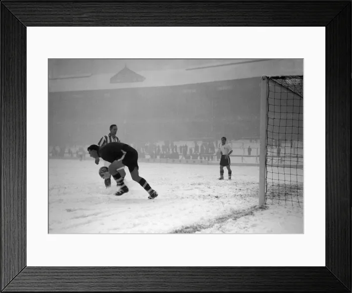 Framed Print : Bury v Stoke City, FA Cup Replay at Goodison, 17th January 1955 Framed Print : Bury v Stoke City, FA Cup Replay at Goodison, 17th January 1955