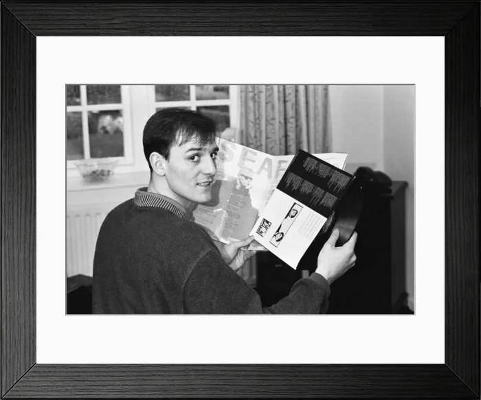 Framed Print : Stephen Bould, Stoke City Player, January 1988 Framed Print : Stephen Bould, Stoke City Player, January 1988