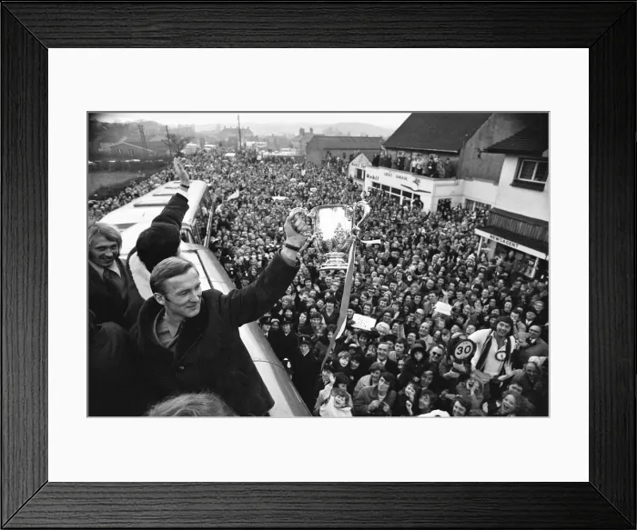 Framed Print : Stoke City FC return home with the league cup trophy, after winning 2-1 against Chelsea Framed Print : Stoke City FC return home with the league cup trophy, after winning 2-1 against Chelsea