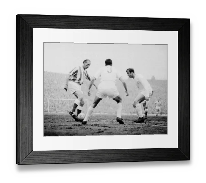 Framed Print : Stoke v Real Madrid, friendly match at the Victoria ground to celebrate Stoke City