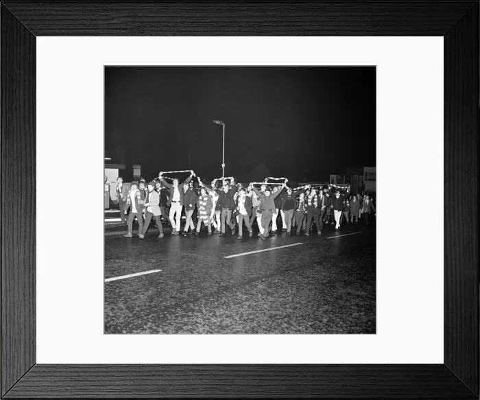Framed Print : The Great Cup Trek, Stoke City fans walk to Old Trafford ahead of tomorrows Framed Print : The Great Cup Trek, Stoke City fans walk to Old Trafford ahead of tomorrows