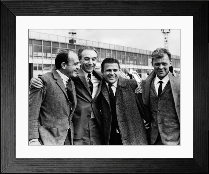 Framed Print : World Soccer stars Alfreda Di Stefano, Ferenc Puskas and -Laddie