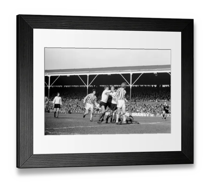Framed Print : Sport Football: Stoke v. Liverpool: Angry L pool players - Kendal