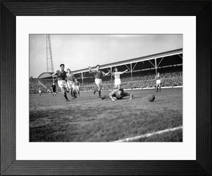 Framed Print : Stoke v West Ham, league match, Saturday 23rd March 1957 Framed Print : Stoke v West Ham, league match, Saturday 23rd March 1957