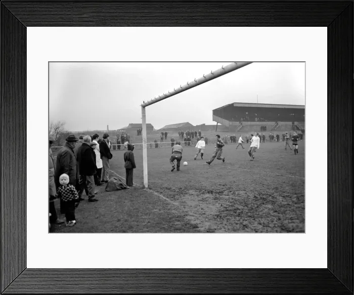 Framed Print : Leeds United put in a mornings training in a practical way by playing the Reserve Framed Print : Leeds United put in a mornings training in a practical way by playing the Reserve