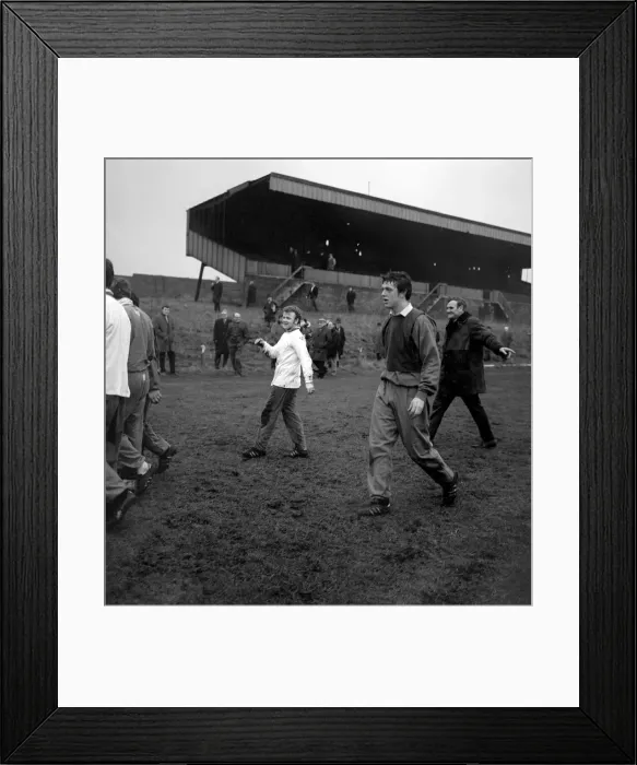 Framed Print : Leeds United put in a mornings training in a practical way by playing the Reserve Framed Print : Leeds United put in a mornings training in a practical way by playing the Reserve