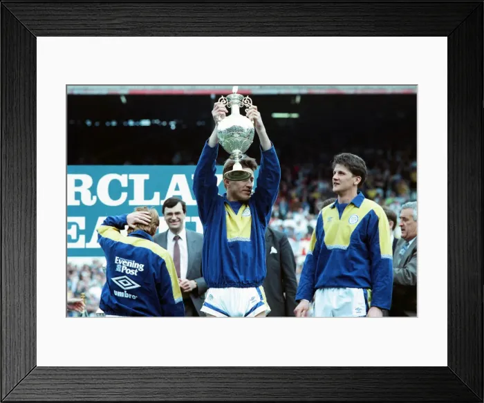 Framed Print : Leeds United are presented with the League Title 1992 League Campaign Framed Print : Leeds United are presented with the League Title 1992 League Campaign