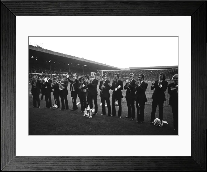 Framed Print : Leeds United reception after winning the FA Cup. Players parade the trophy through Framed Print : Leeds United reception after winning the FA Cup. Players parade the trophy through