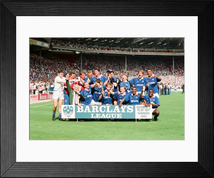 Framed Print : Peterborough v Stockport County Division 3 Play-off final at Wembley Stadium Framed Print : Peterborough v Stockport County Division 3 Play-off final at Wembley Stadium
