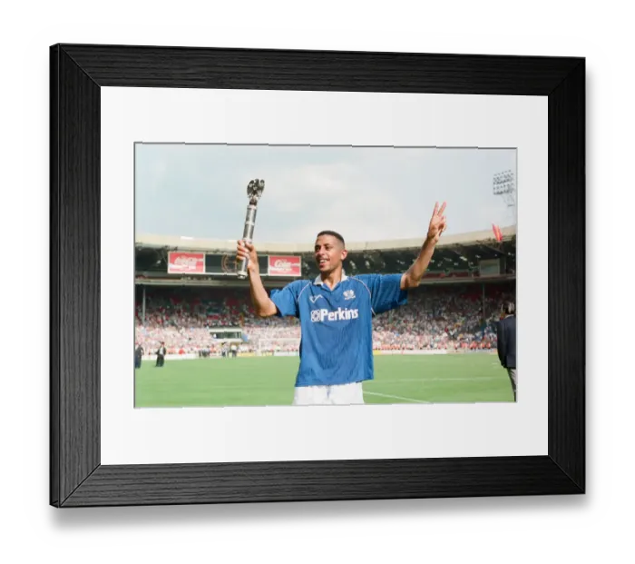 Framed Print : Peterborough v Stockport County Division 3 Play-off final at Wembley Stadium Framed Print : Peterborough v Stockport County Division 3 Play-off final at Wembley Stadium