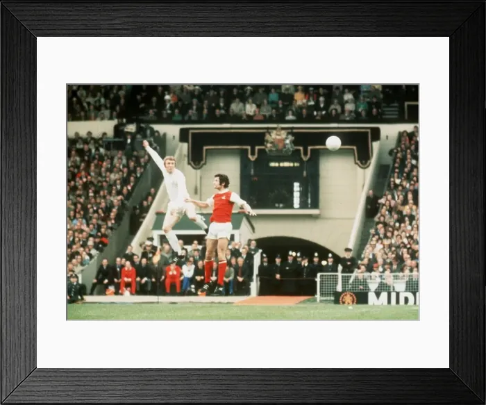 Framed Print : FA Cup final 1972 Leeds 1 v. Arsenal 0. Mick Jones of Leeds connects with a header