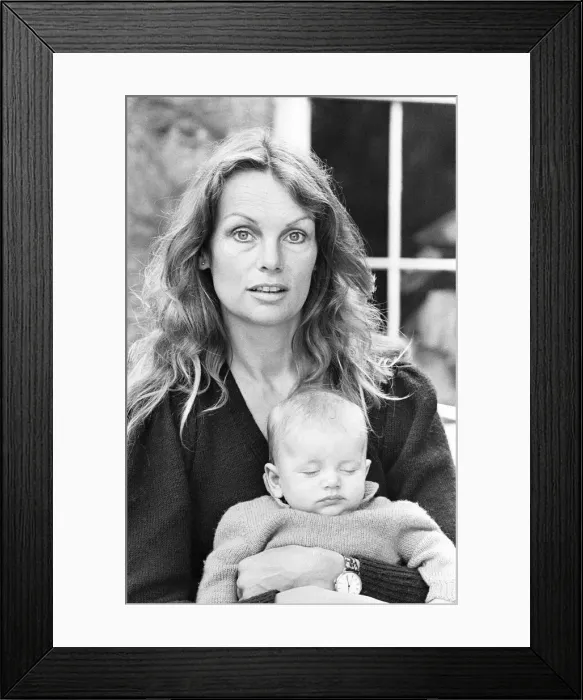 Framed Print : Former model Jean Shrimpton, 36, pictured with baby son Thaddeus, aged 3 months Framed Print : Former model Jean Shrimpton, 36, pictured with baby son Thaddeus, aged 3 months