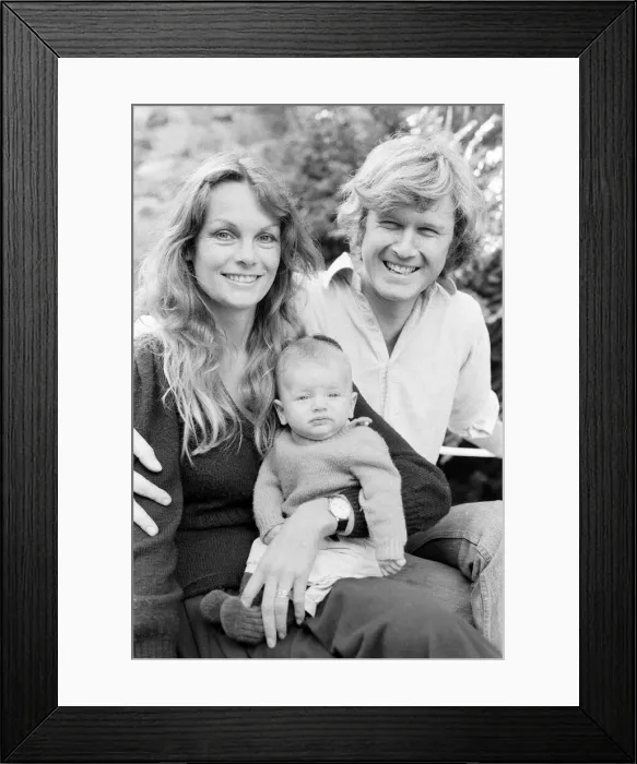 Framed Print : Former model Jean Shrimpton, 36, pictured with husband Michael Cox and baby son Thaddeus Framed Print : Former model Jean Shrimpton, 36, pictured with husband Michael Cox and baby son Thaddeus