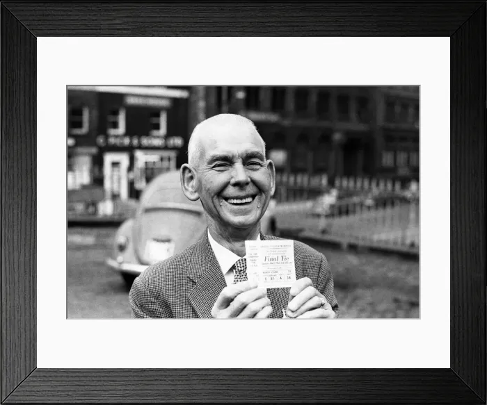 Framed Print : Leeds United fan Harry Dunderdale who emigrated to Australia Framed Print : Leeds United fan Harry Dunderdale who emigrated to Australia