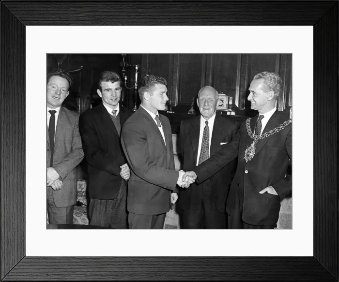 Framed Print : Coventry boxer Mick Leahy gets a Good Luck'handshake from the Lord Mayor of Framed Print : Coventry boxer Mick Leahy gets a Good Luck'handshake from the Lord Mayor of