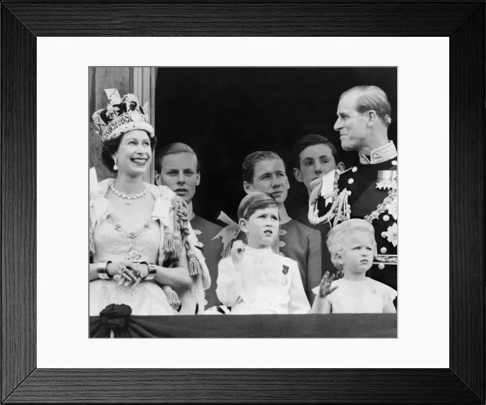 Framed Print : Royal Family on Balcony at Buckingham Palace, London, pictured after Coronation