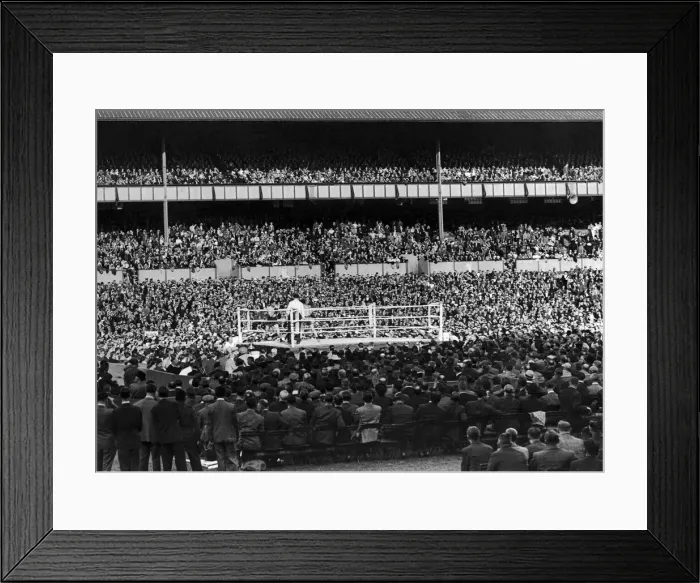 Framed Print : Heavyweight Championship fight at White Hart Lane, Tottenham Framed Print : Heavyweight Championship fight at White Hart Lane, Tottenham