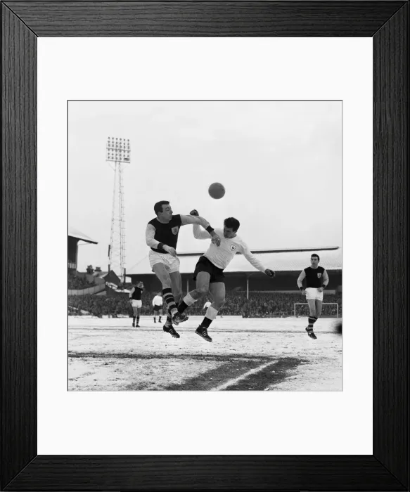 Framed Print : English FA Cup Third Round match at White Hart Lane. Tottenham Hotspur 0 v Burnley Framed Print : English FA Cup Third Round match at White Hart Lane. Tottenham Hotspur 0 v Burnley
