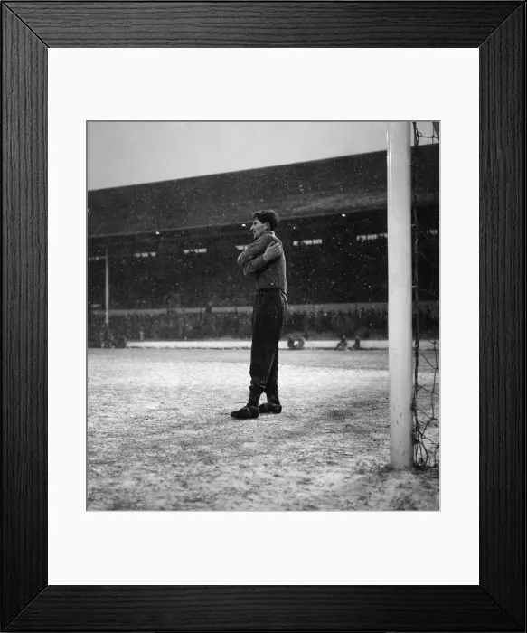 Framed Print : English League Division One match at White Hart Lane. Tottenham Hotspur 2 v