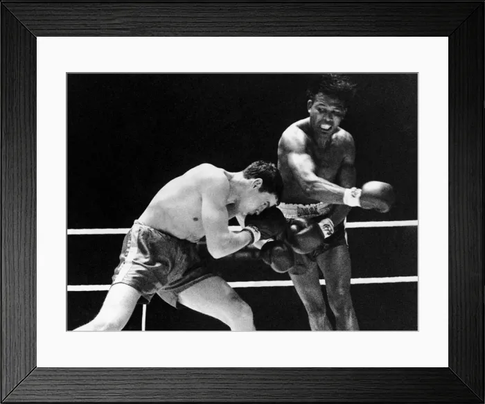 Framed Print : Boxing match at Empire Pool, Wembley, London, United Kingdom. Sugar Ray Robinson v Framed Print : Boxing match at Empire Pool, Wembley, London, United Kingdom. Sugar Ray Robinson v