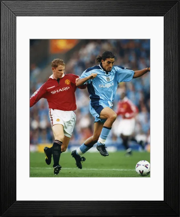 Framed Print : Moroccan-born Sky Blues player Moustapha Hadji and Manchester Uniteds Nicky Butt