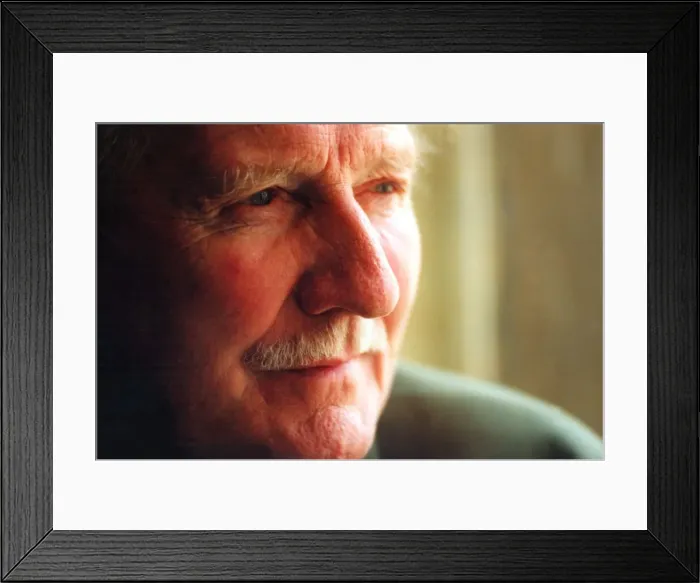 Framed Print : Actor Leslie Phillips celebrating 21 years of the Royal Shakespeare Company on 12th May Framed Print : Actor Leslie Phillips celebrating 21 years of the Royal Shakespeare Company on 12th May