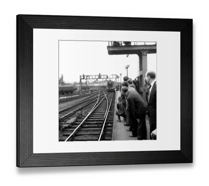 Framed Print : One the 1st May 1968 the Flying Scotsman thundered into the Central Station Framed Print : One the 1st May 1968 the Flying Scotsman thundered into the Central Station