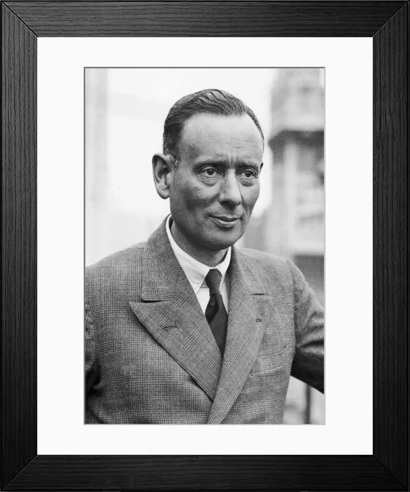 Framed Print : Bernard Grant joined the Daily Mirror late in 1906 and was inspired to take up a career Framed Print : Bernard Grant joined the Daily Mirror late in 1906 and was inspired to take up a career