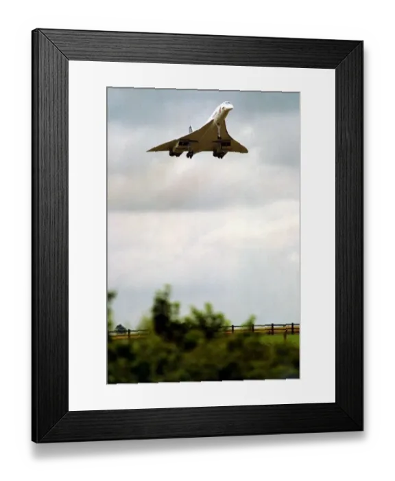 Framed Print : British Airways Concorde aircraft / airliner G-BOAB visits Newcastle Airport Framed Print : British Airways Concorde aircraft / airliner G-BOAB visits Newcastle Airport