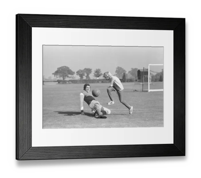 Framed Print : 14 year old Wesley Hynds of London Colney, Herts who has set the women enthusing over his Framed Print : 14 year old Wesley Hynds of London Colney, Herts who has set the women enthusing over his