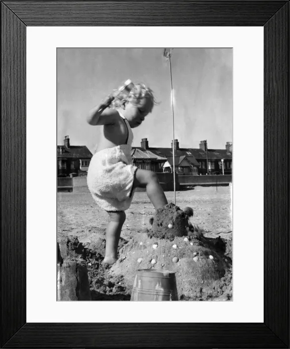 Framed Print : Holidays: Children: 22 months old Cheryl Bostock of Desford Framed Print : Holidays: Children: 22 months old Cheryl Bostock of Desford