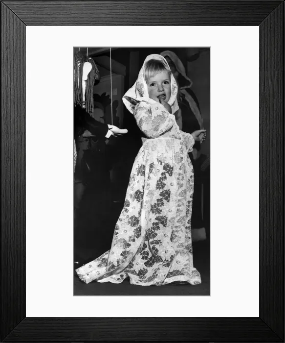Framed Print : Clothing: Children: Children buying clothes for Christmas: Harriet Sutherland, 4