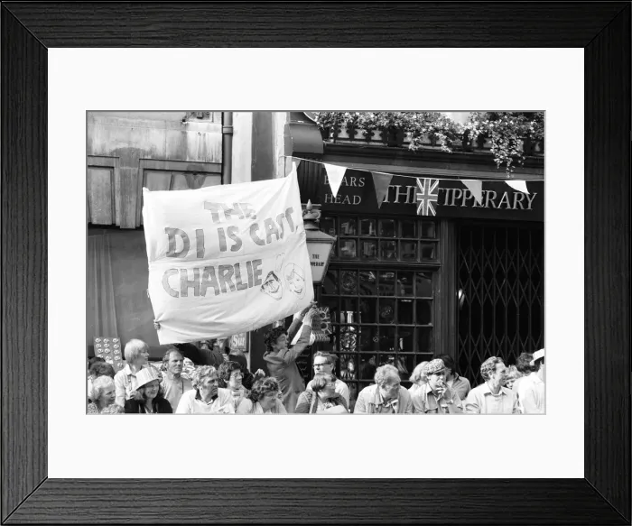 Framed Print : Wedding day of Prince Charles & Lady Diana Spencer, 29th July 1981 Framed Print : Wedding day of Prince Charles & Lady Diana Spencer, 29th July 1981