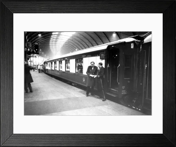 Framed Print : The Orient Express standing at Newcastle Central Station on 17th December 1984 Framed Print : The Orient Express standing at Newcastle Central Station on 17th December 1984